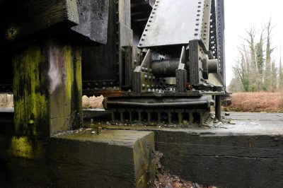 Close up of the supports for the steel section of Bridge 35 before repair (2014).