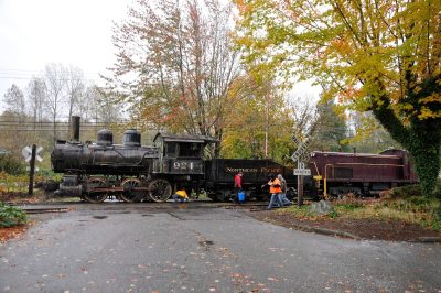 NRM #4024 and former NP #924 at Northern St. crossing during move to CRW in 2014.