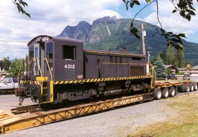 Former US Army 4012 upon a trailer during its delivery to the Museum in 2000 at North Bend.