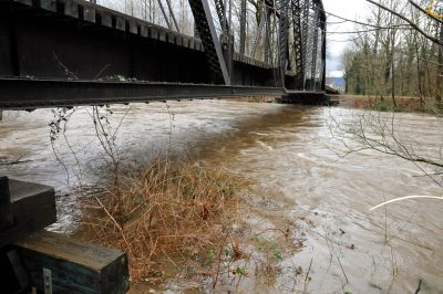 Close up view of the January 2015 floodwaters close to Bridge 35.