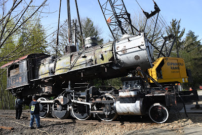 The boiler and the steam engine with frame and drivers were reunited in Snoqualmie.