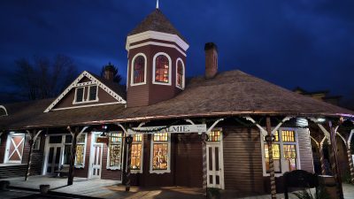 Snoqualmie Depot at sunrise 2024