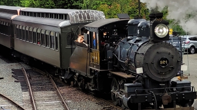 Steam Locomotive NP 924 rolling through the Railway History Campus