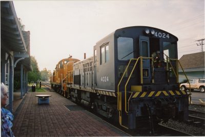 Former Kennecott Copper RSD-4 201 is coupled to RS-4-TC 4024 at the North Bend depot after 4024's arrival in 2001